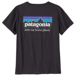Patagonia Women's P-6 Mission Organic T-Shirt - T-Shirt 12 Patagonia Women's P-6 Mission Organic T-Shirt - T-Shirt -Armedange Kleidung Geschaft patagonia womens p 6 mission organic t shirt t shirt 2
